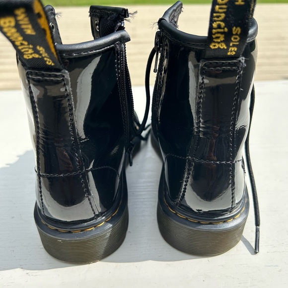 Dr. Martens Black Lace Up Patent Leather Delaney Boots Kid's Size 2 - Picture 5 of 6